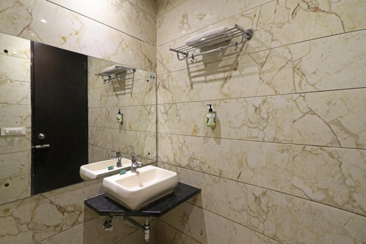 Hotel PREMIER SUITES Neu-Delhi Exterior foto